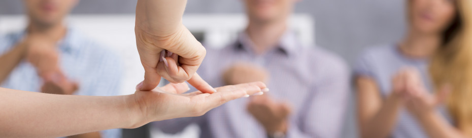 Neslyšící podnikatelé zpřístupňují své komunitě památky, lékaře i úřady