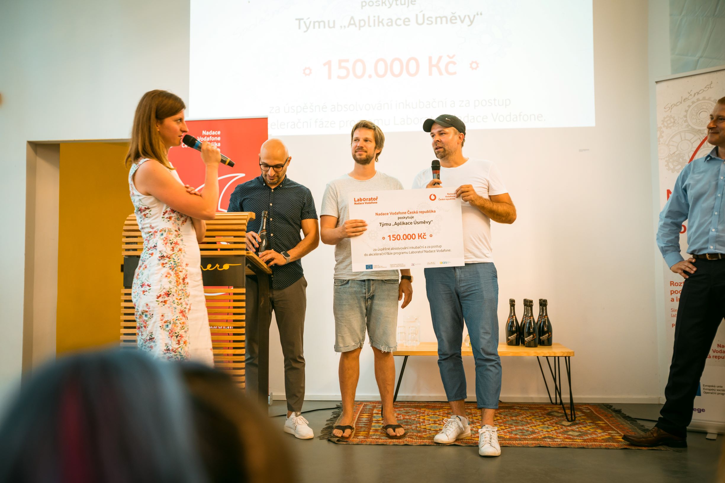 Aplikace úsměvy přebírá voucher za postup do akcelerace