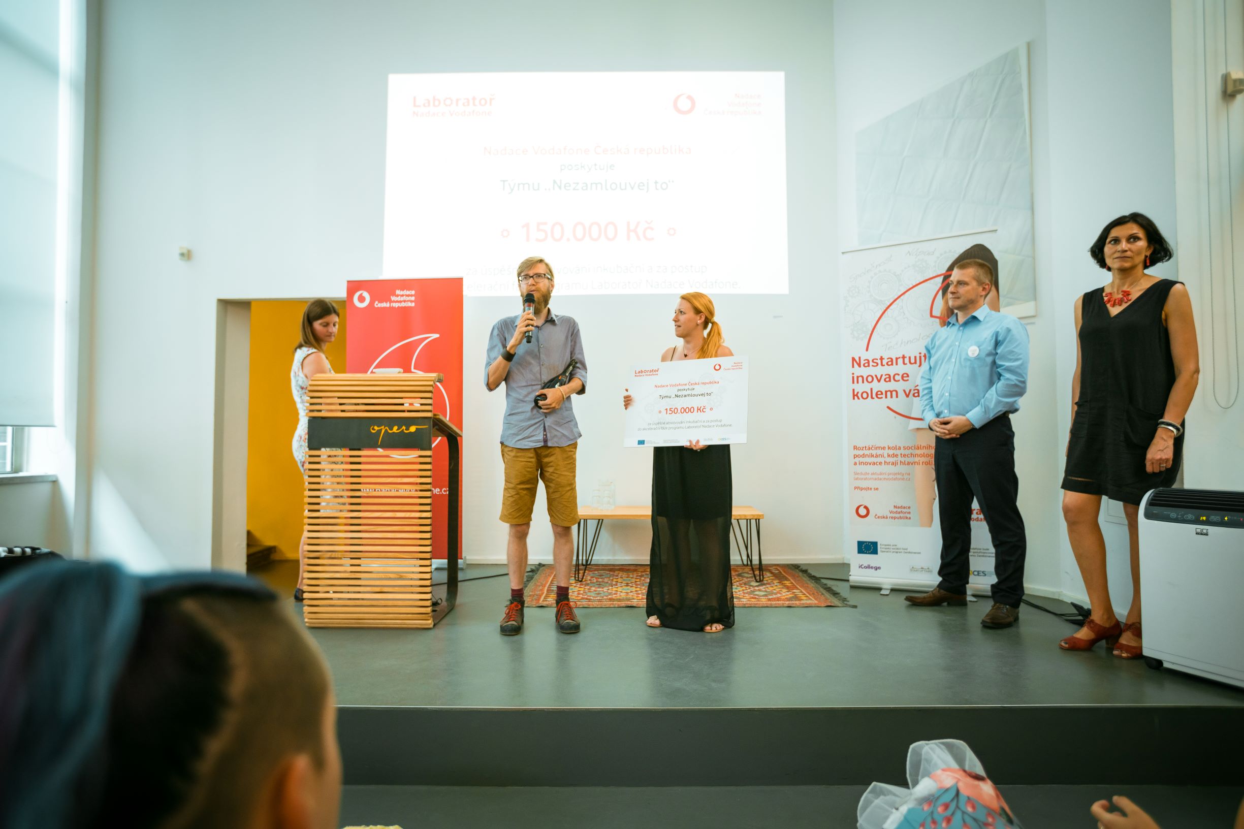 Projekt Nezamlouvej to přebírá voucher za postup do akcelerace